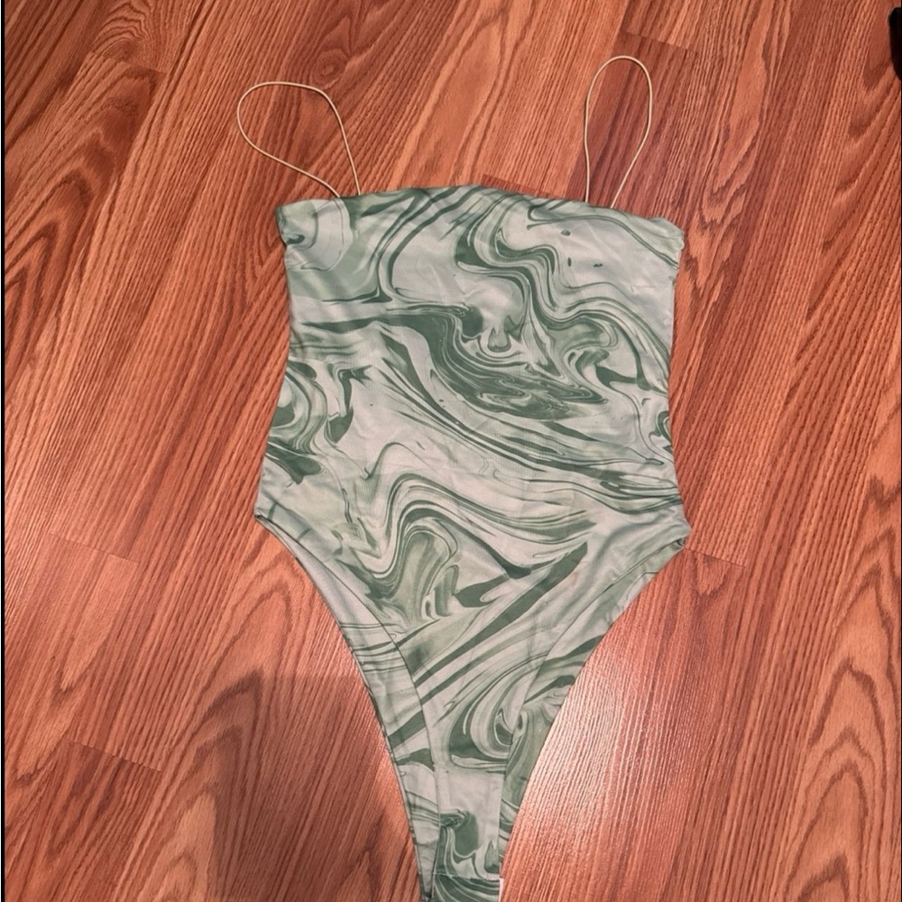 SHEIN Green Marble Swirl Bodysuit